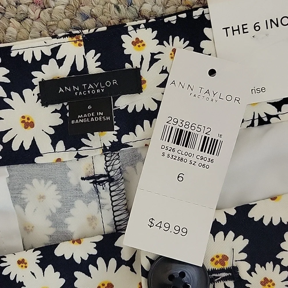 Ann Taylor Factory 6" Shorts. Black & White Floral. New summer vacation sz 6 - Picture 5 of 6